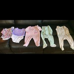 2for15 CLEARANCE SALE Baby onesies  6-12 months